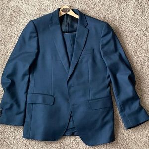 Hugo Boss Navy/Blue Suit 38S